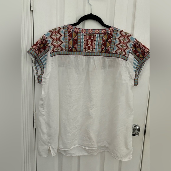 Johnny Was Wht Linen and Embroidered Top - Picture 4 of 7